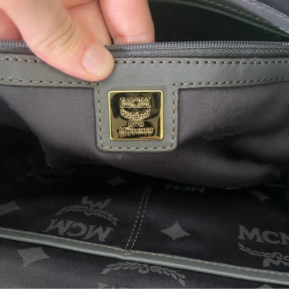 MCM Munchen K 1335 Gray Shoulder Bag Solid Leather Zip Flap - Picture 7 of 12